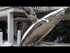 Escultura de acero inoxidable