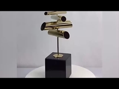 Escultura de acero inoxidable