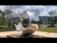 Escultura de acero inoxidable